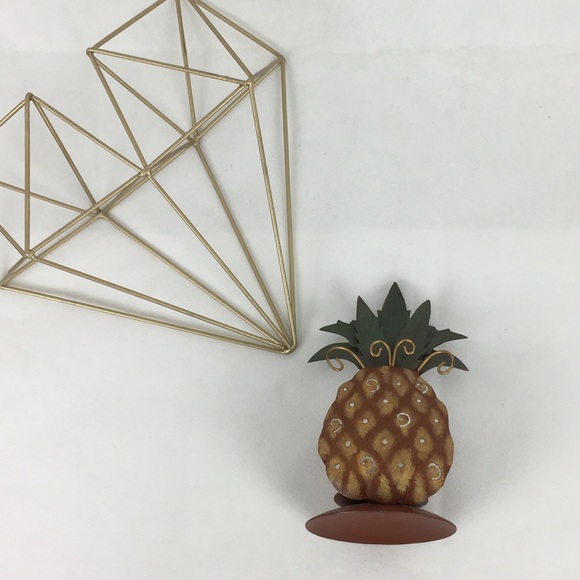 Metal Pineapple Candle Holder - Picture 1 of 3